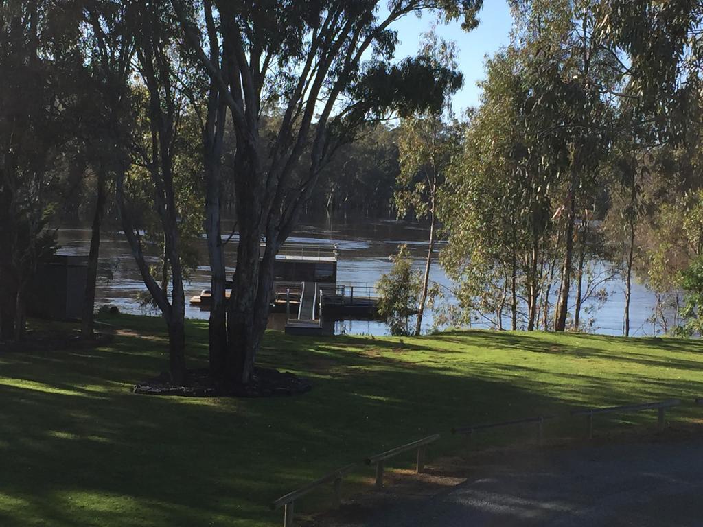 Riverspa Apartments Moama Luaran gambar